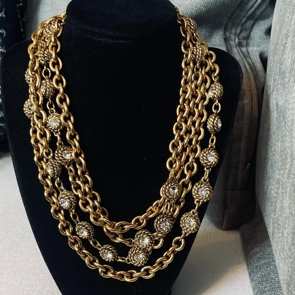 AUTH CHANEL Vintage 1980’s Chain Belt/necklace Chanel Vintage 1980s Medallion CC Logo Curb Link Interlocked  main image 4